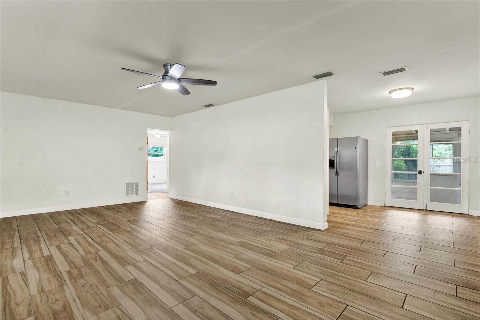 8567 Ridge Rd Property Photo 3