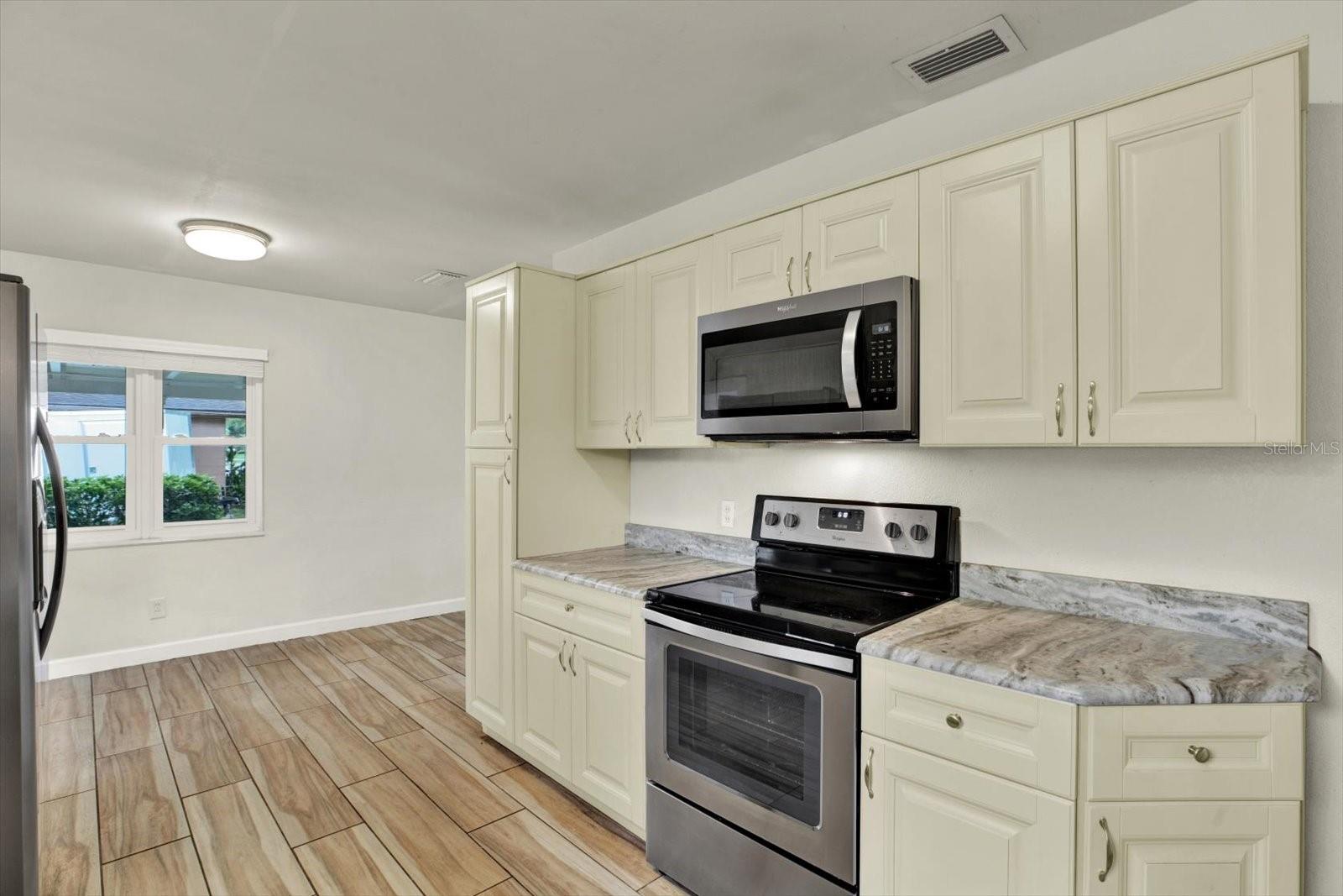 8567 Ridge Rd Property Photo 5