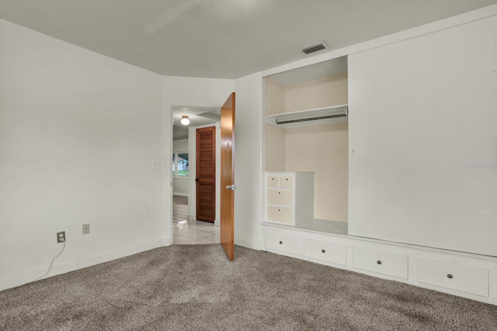 8567 Ridge Rd Property Photo 6