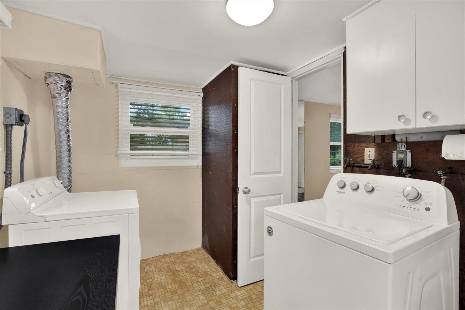 8567 Ridge Rd Property Photo 14