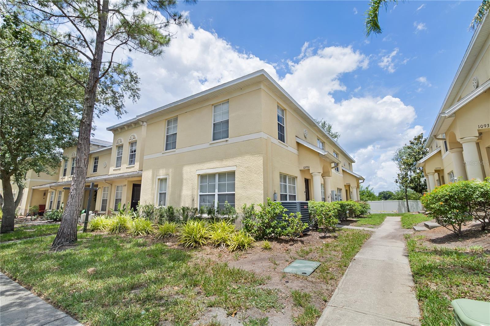 10932 BRICKSIDE CT #10932 Property Photo 1