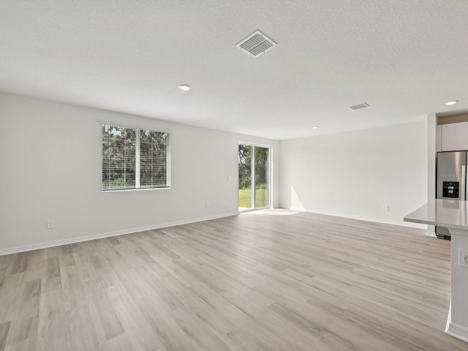 2210 Sageland Way Property Photo 6