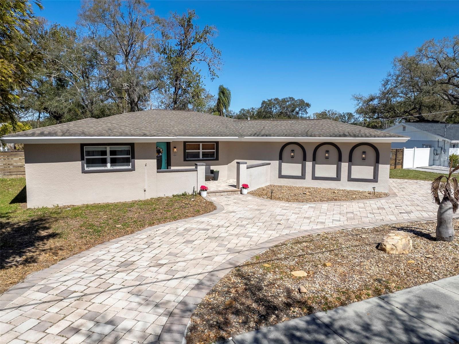 2535 LAKE ELLEN DR Property Photo 1