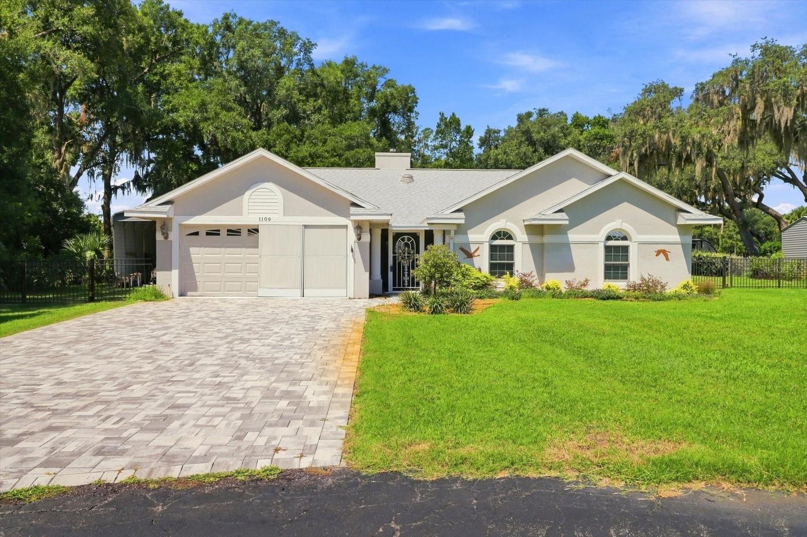 1109 S CHATEAU PT