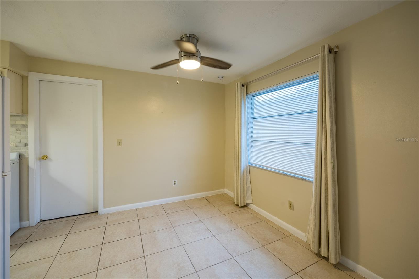 400 S Meteor Ave Property Photo 3