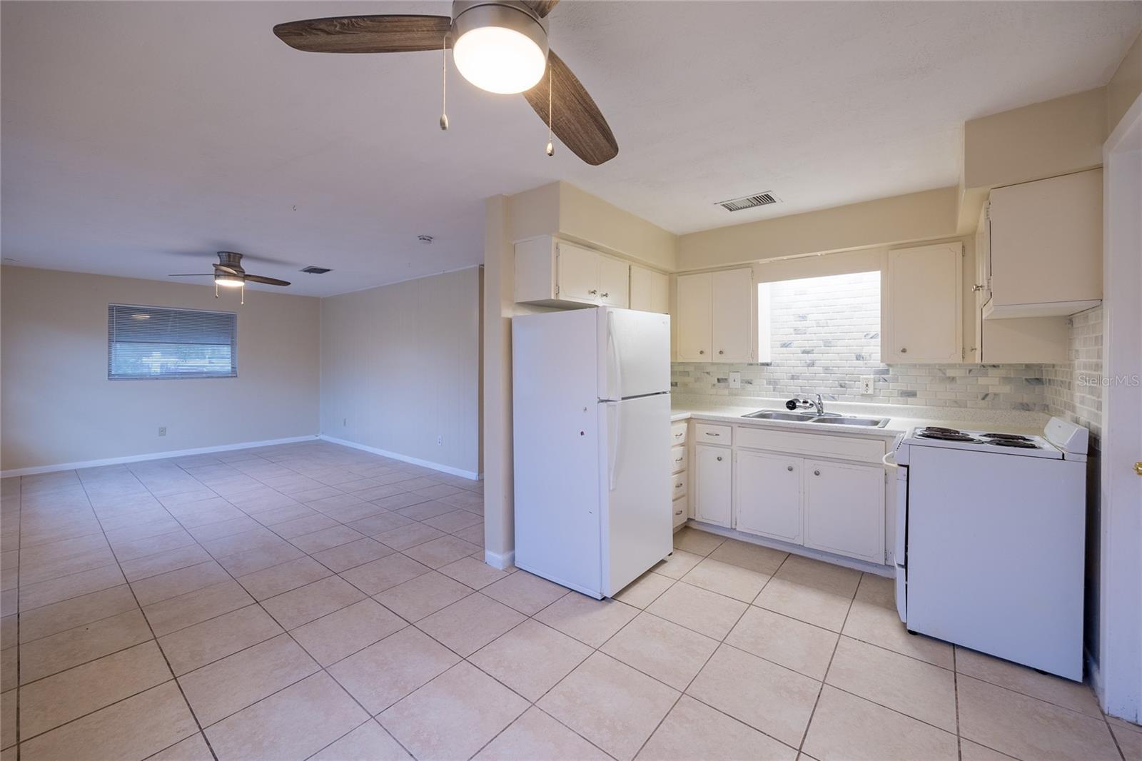 400 S Meteor Ave Property Photo 4