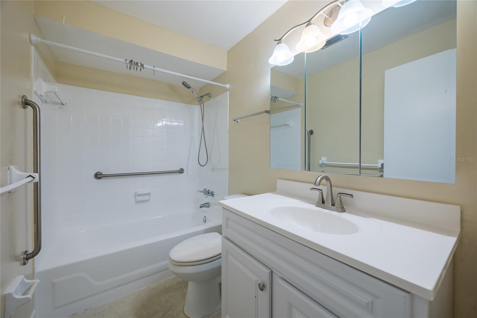 400 S Meteor Ave Property Photo 13