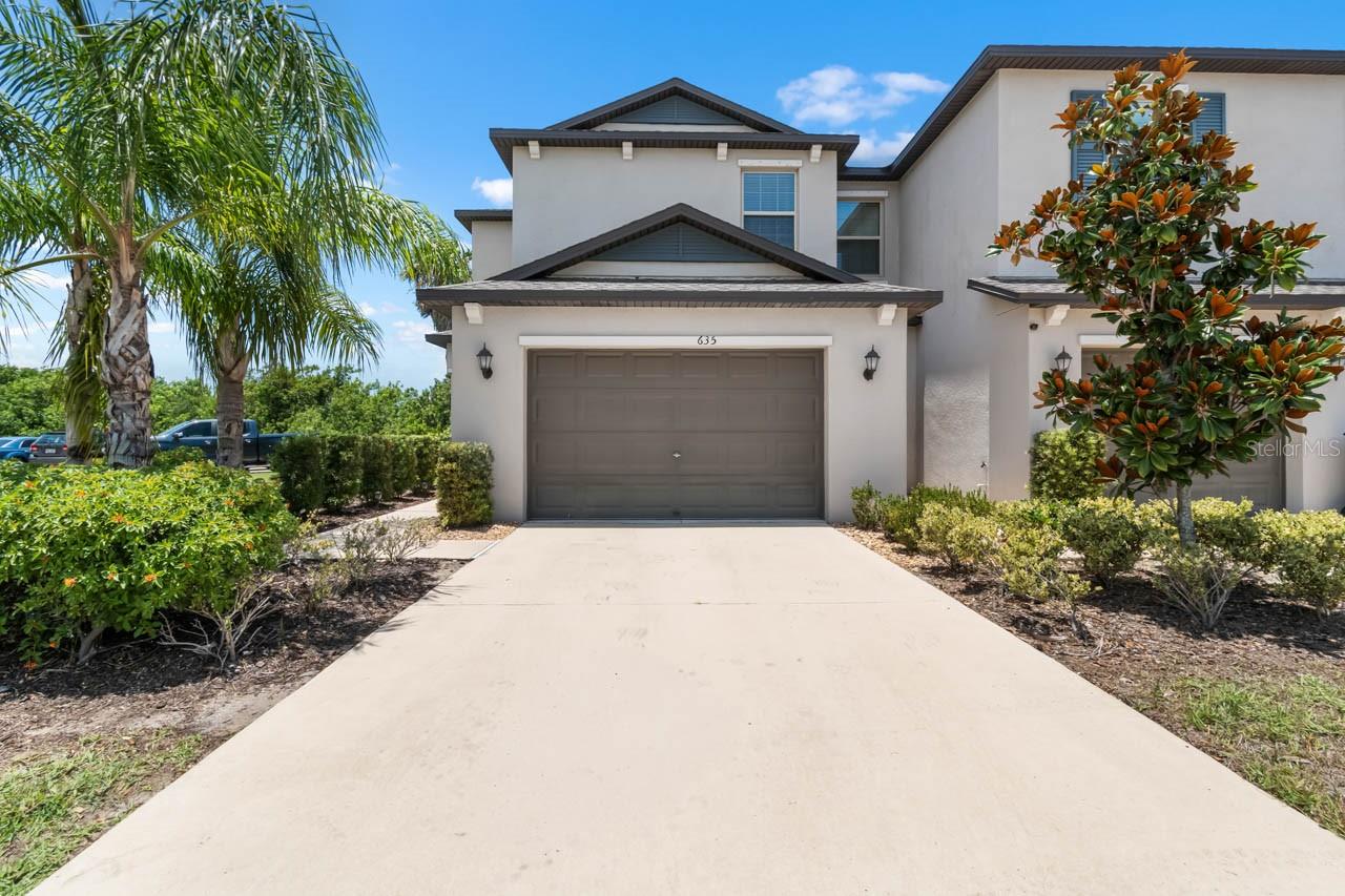 635 Royal Empress Dr Property Photo 1