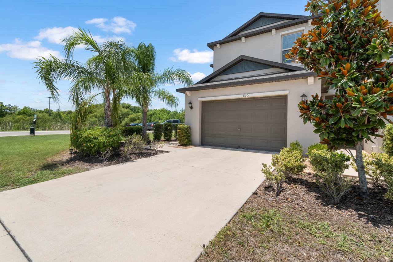 635 Royal Empress Dr Property Photo 2