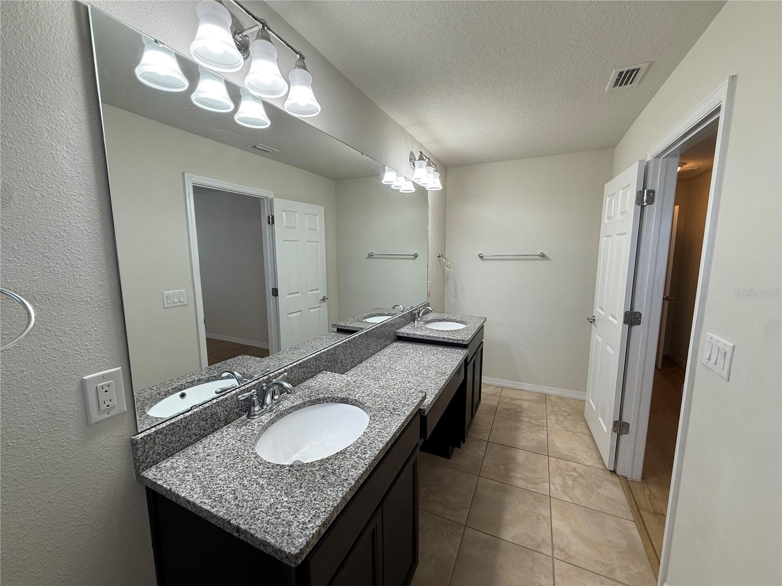 9154 Hillcroft Dr Property Photo 29