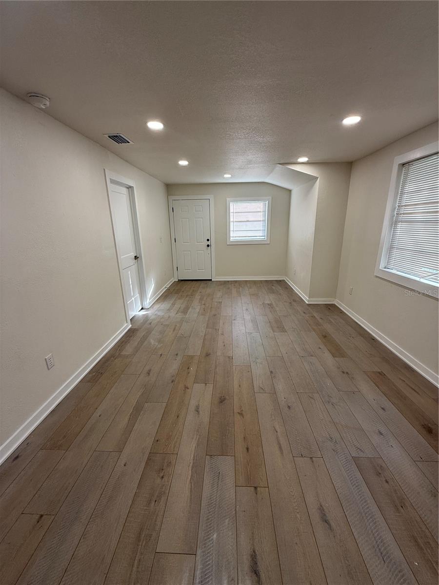 14108 Wilson St Property Photo 4