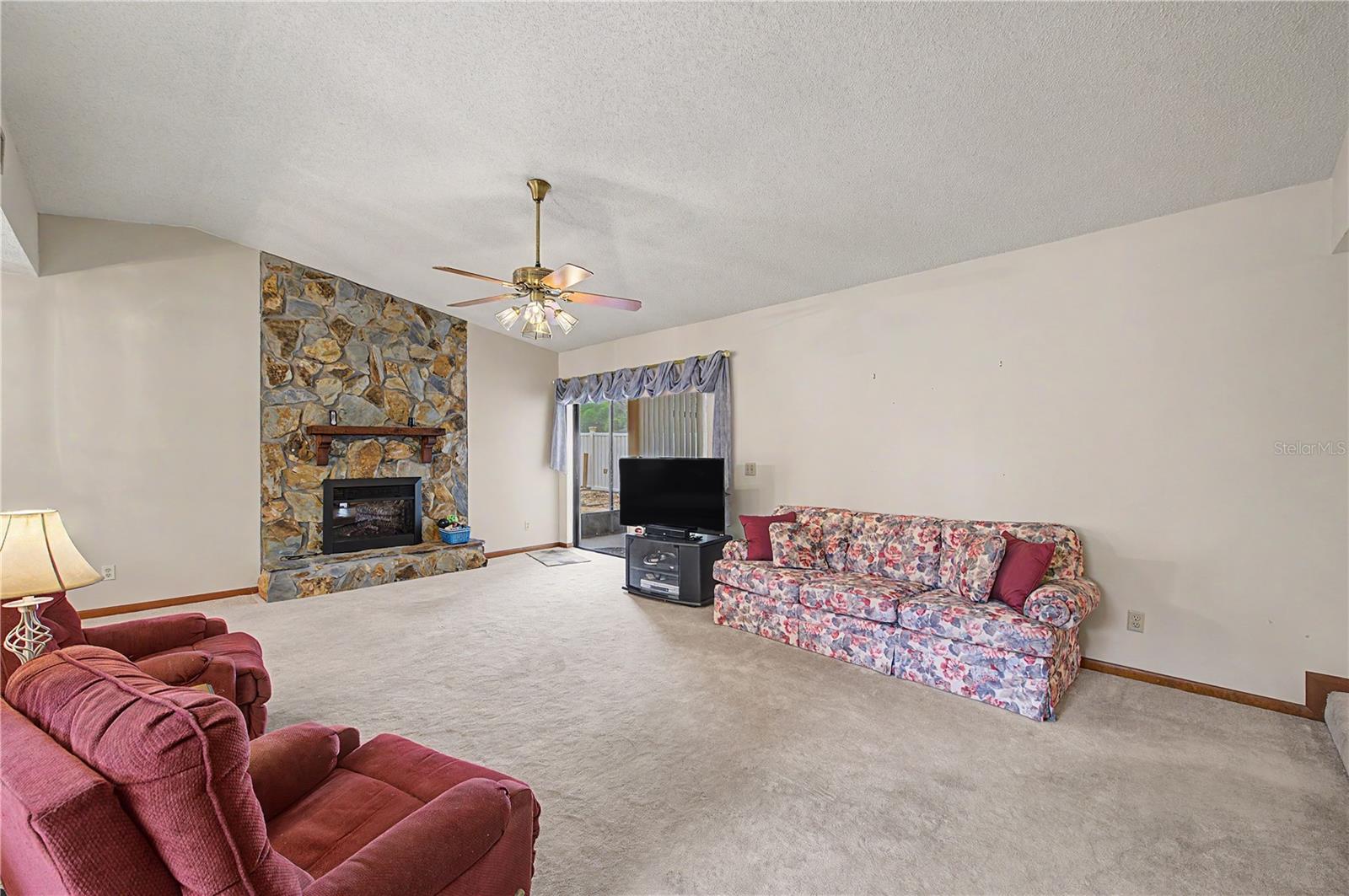 901 Tarawood Ln Property Photo 22