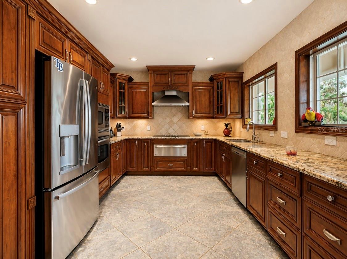 4929 N River Shore Dr Property Photo 29