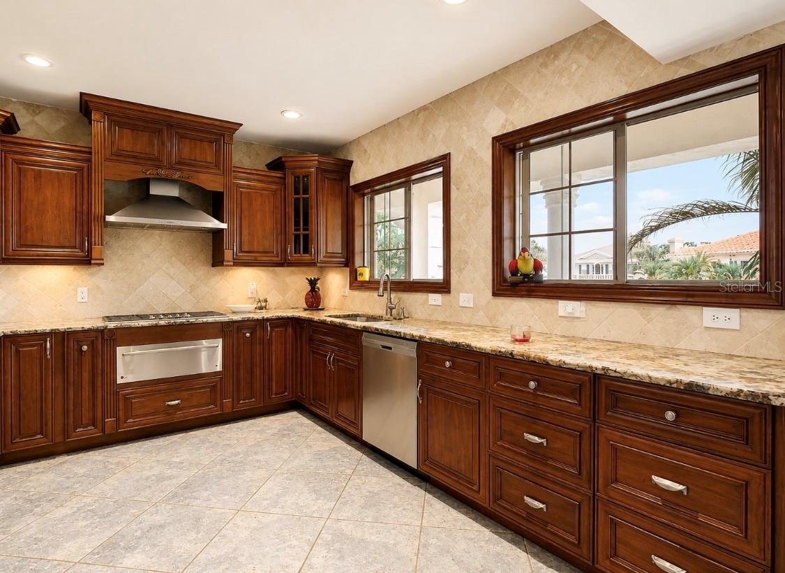 4929 N River Shore Dr Property Photo 30