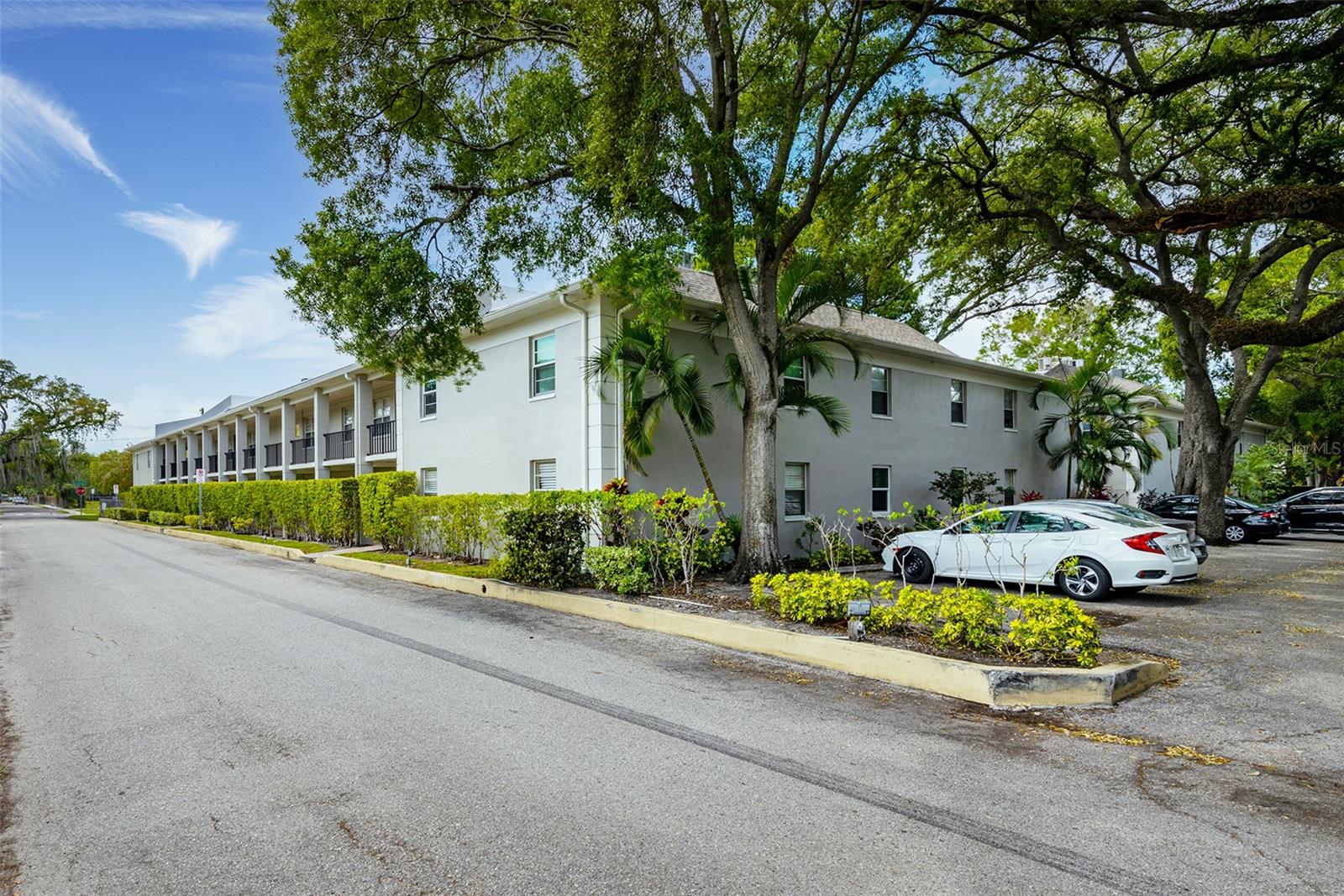 5221 BAYSHORE BLVD #11 Property Photo 1