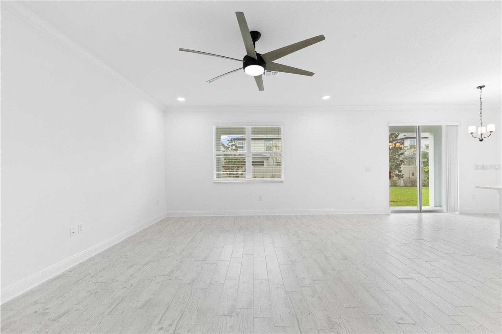 7421 Notched Pine Bnd Property Photo 10