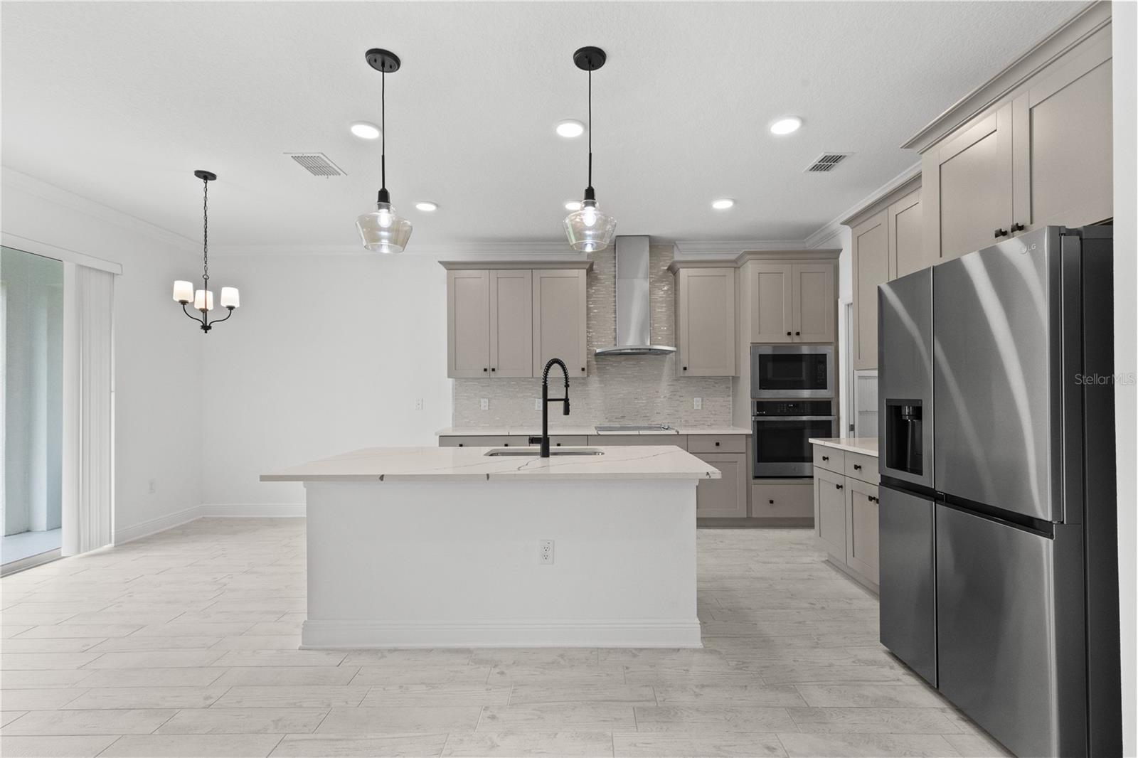 7421 Notched Pine Bnd Property Photo 15