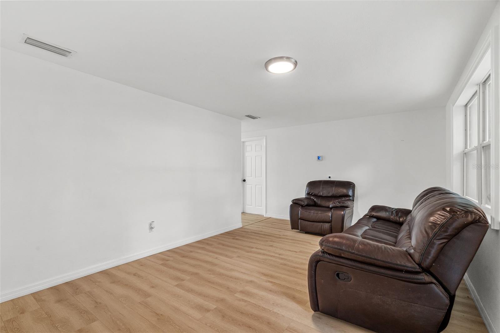 1651 Atlas Ln Property Photo 6