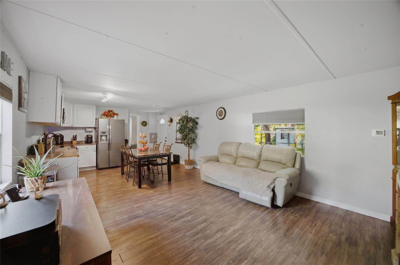 9605 Andy Dr Property Photo 4