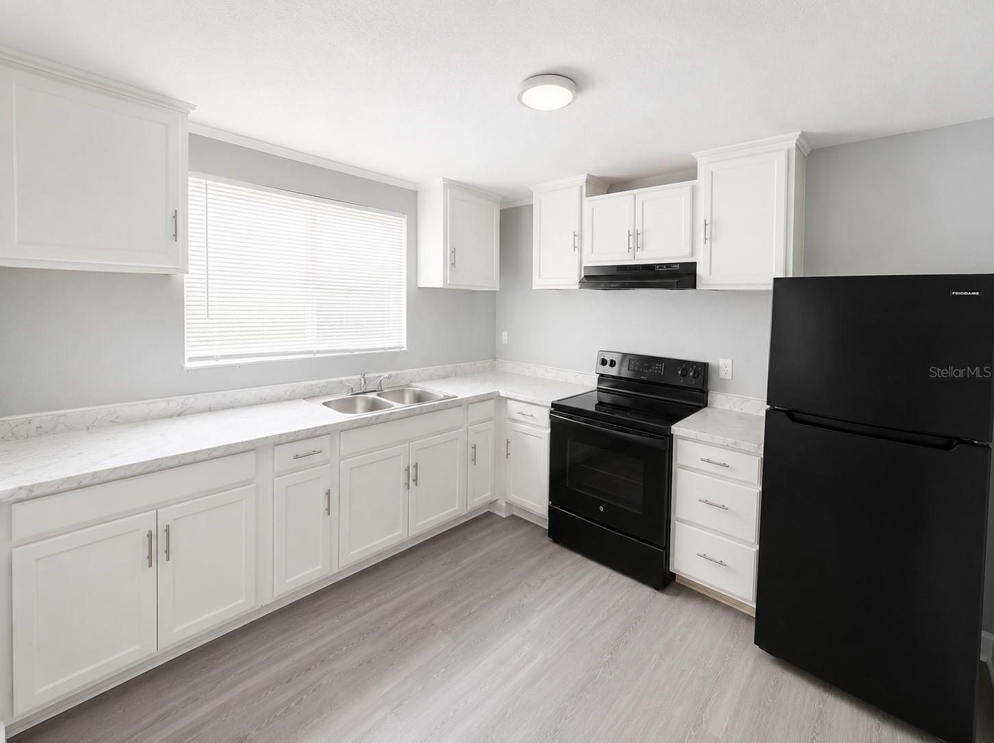415 Avenue E Se Property Photo 2