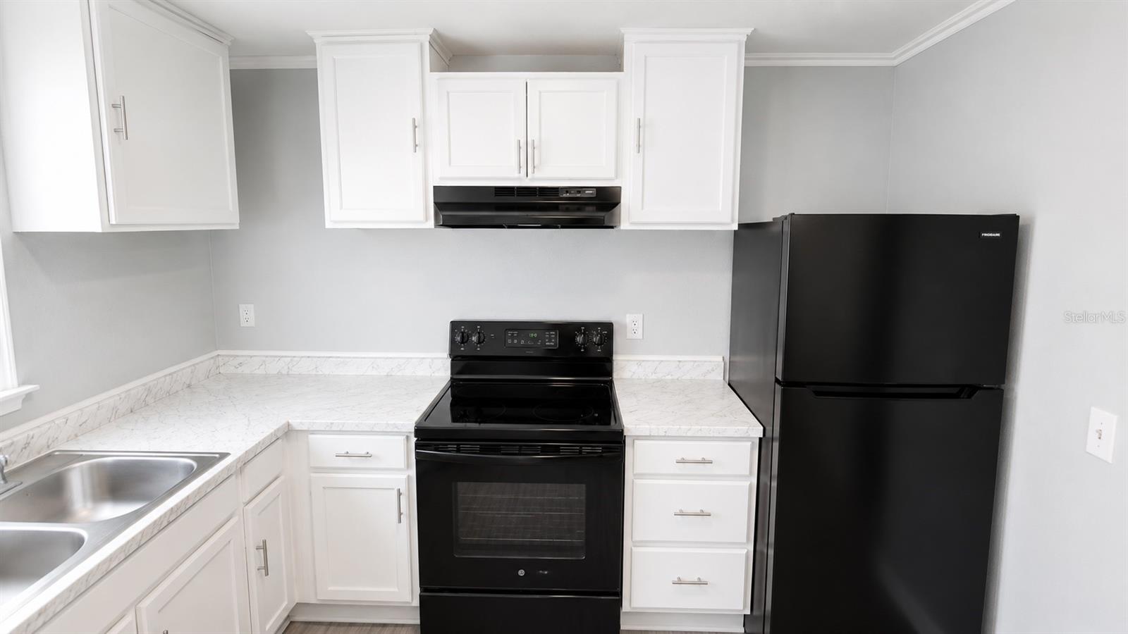 415 Avenue E Se Property Photo 3