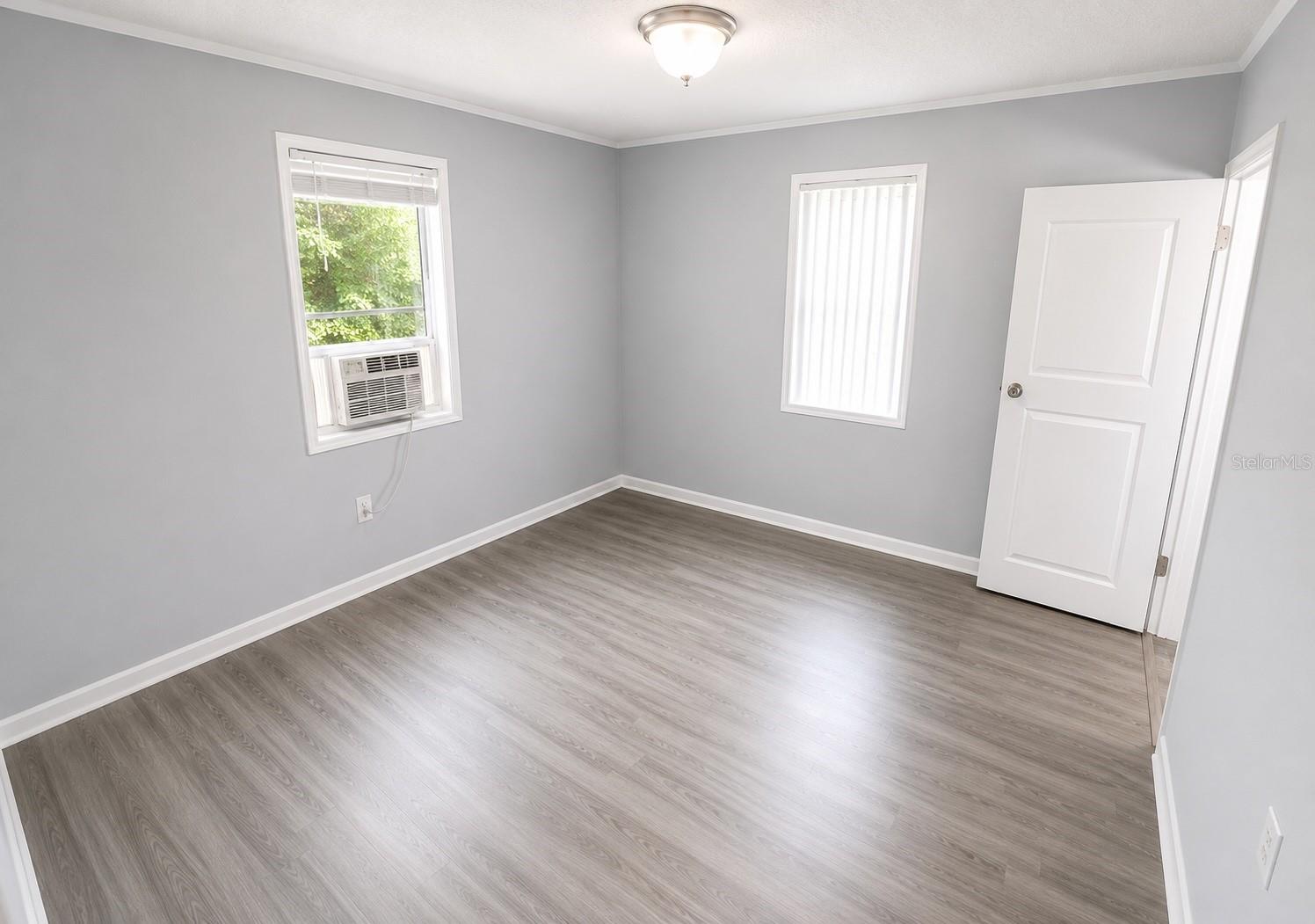 415 Avenue E Se Property Photo 8