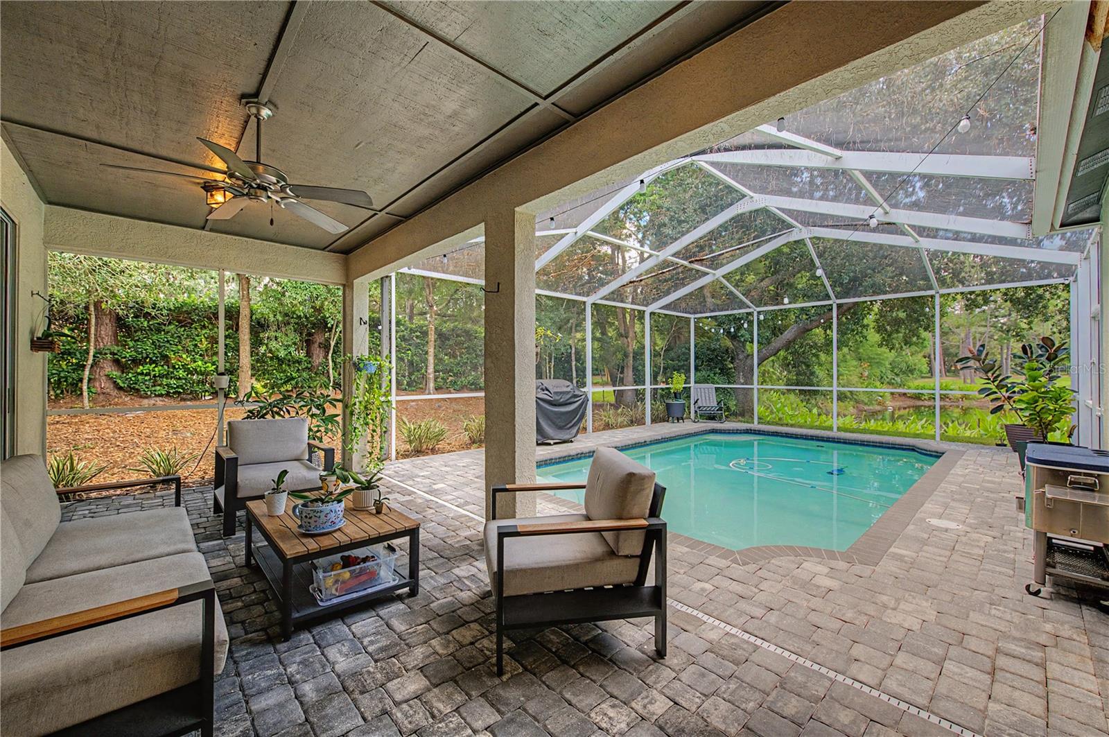 9402 Hunters Pond Dr Property Photo 2