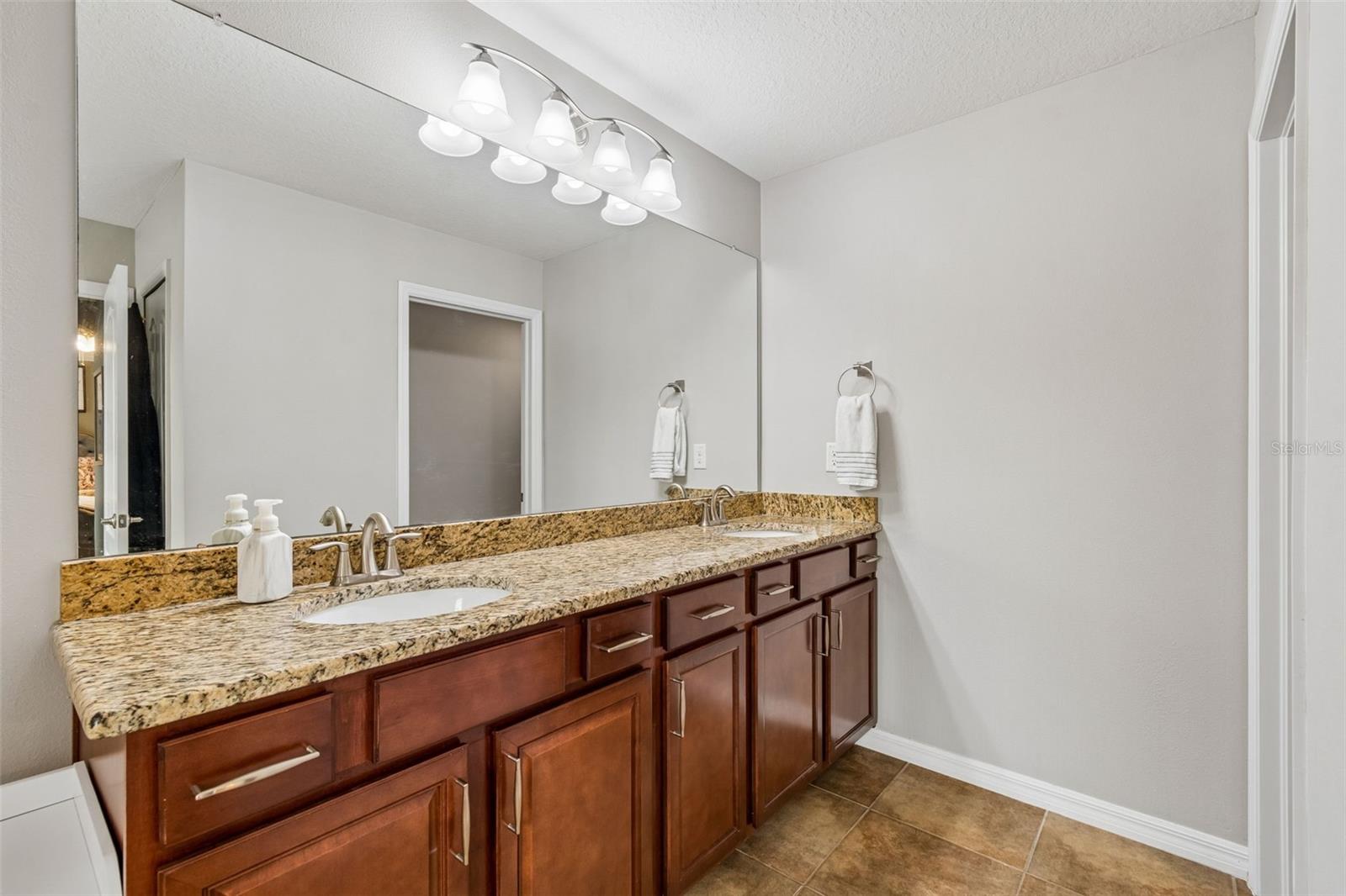 23958 Terracina Ct Property Photo 25