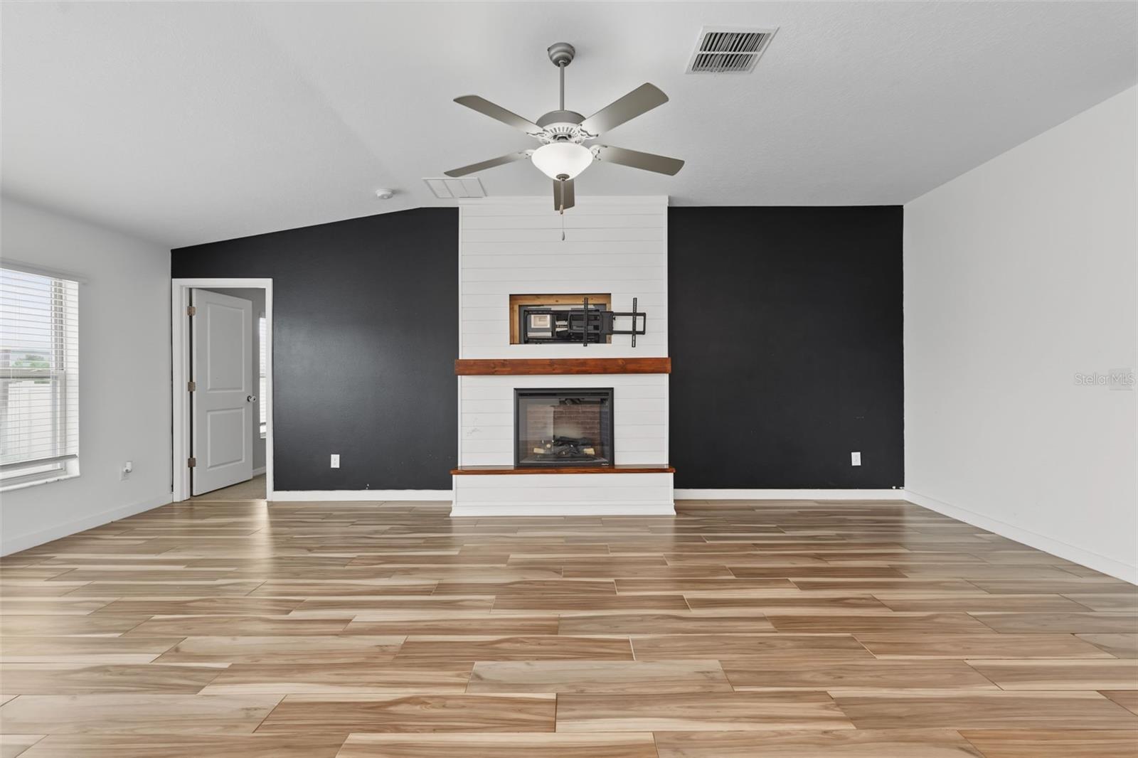 6317 Spider Lily Way Property Photo 5