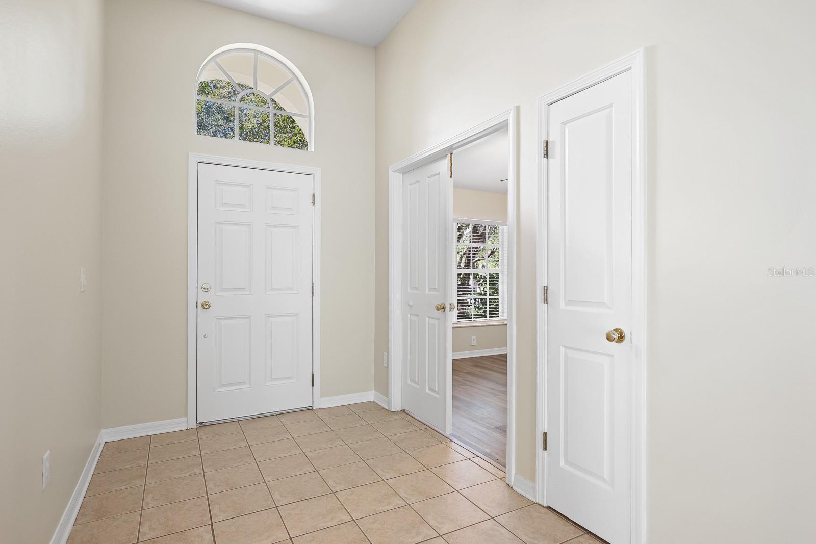6328 Bridgecrest Dr Property Photo 2
