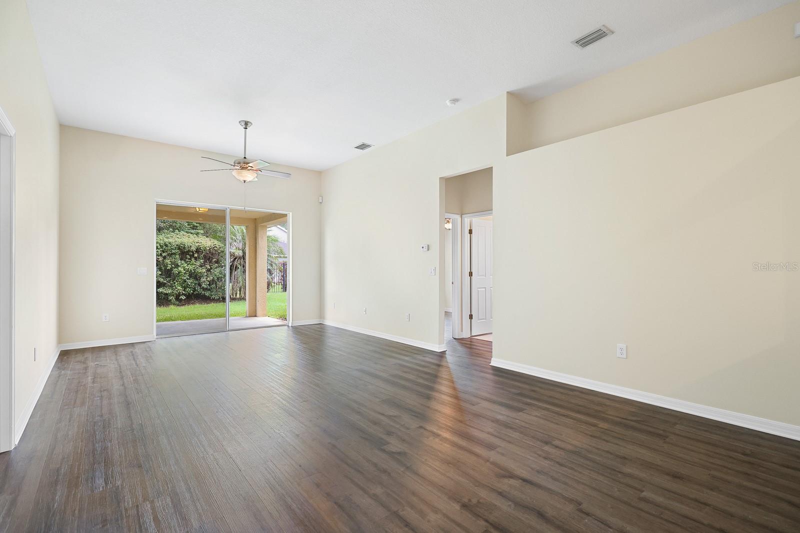 6328 Bridgecrest Dr Property Photo 10
