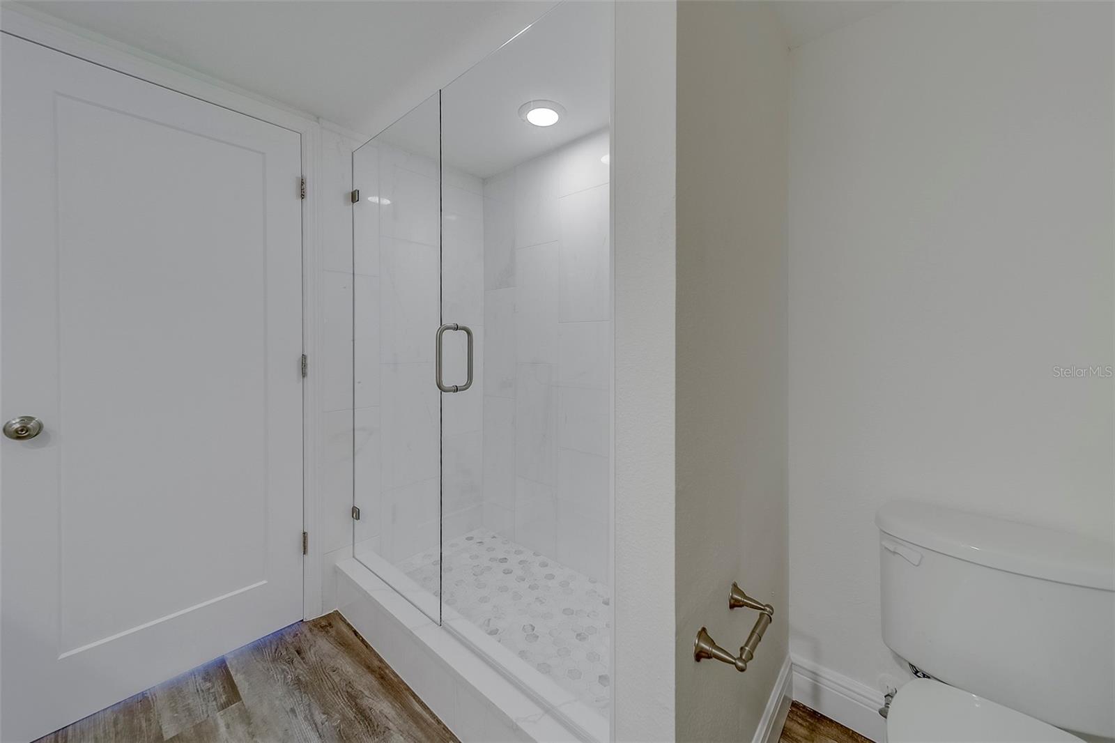 100 Oakmont Ln #504 Property Photo 18