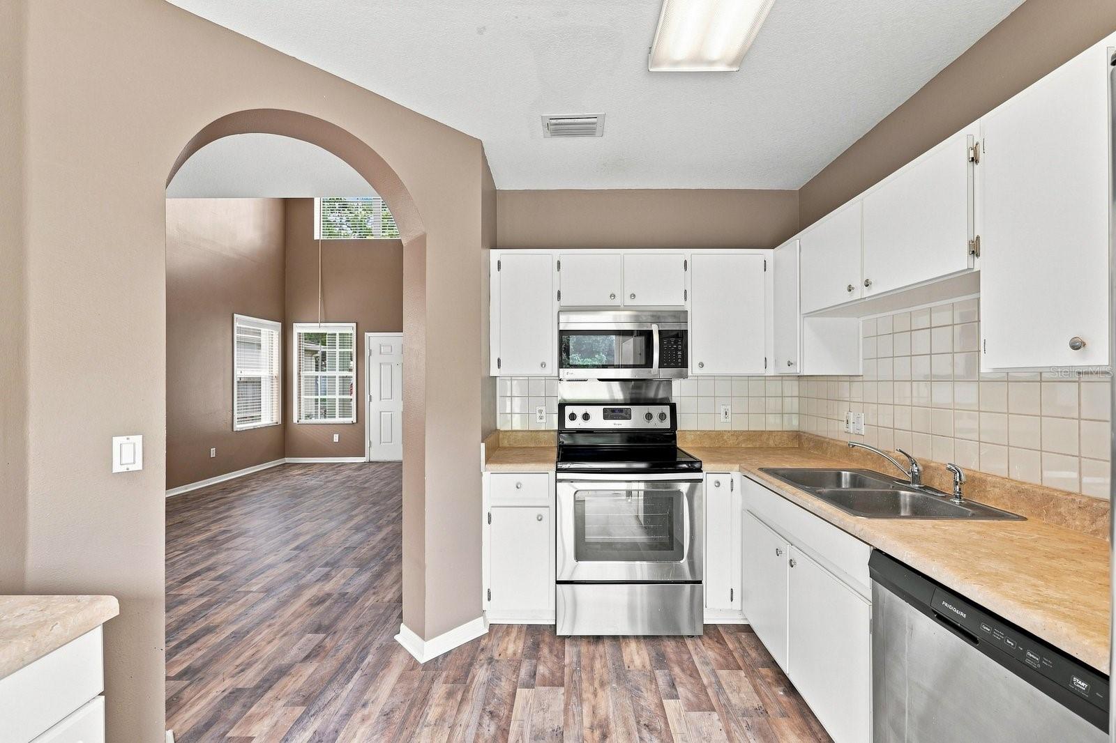 1717 Mosaic Forest Dr Property Photo 12