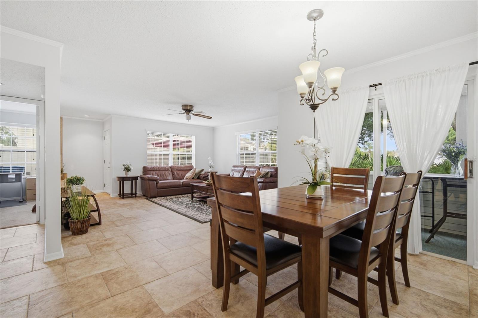 8350 Savannah Trace Cir #305 Property Photo 14