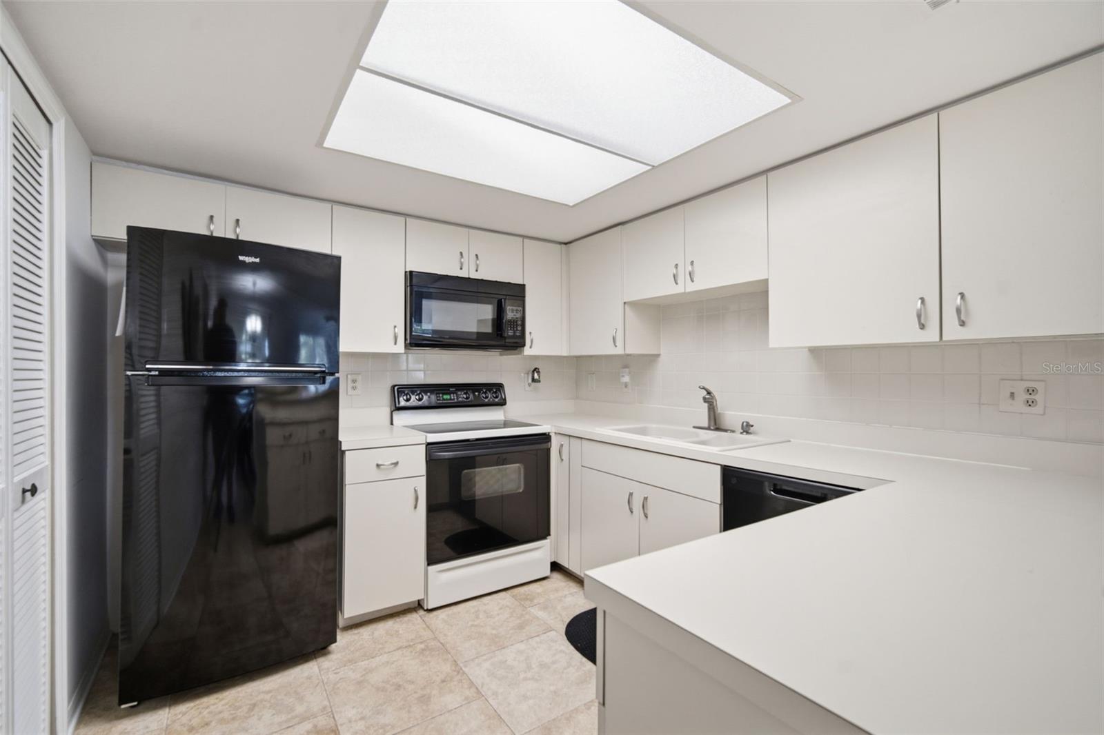 8350 Savannah Trace Cir #305 Property Photo 17