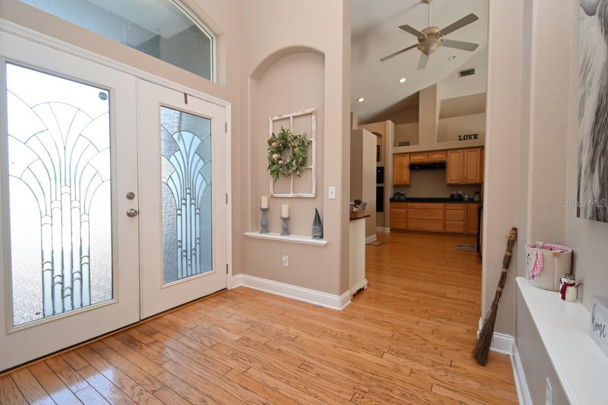 12106 Palm St Property Photo 5