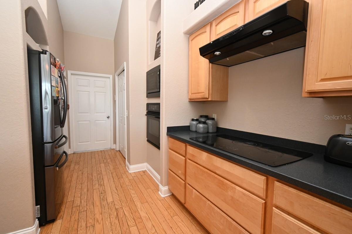 12106 Palm St Property Photo 10