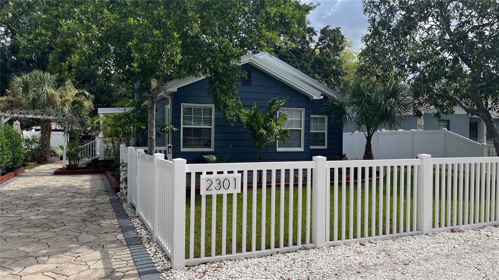 2301 W Idlewild Ave Property Photo 6