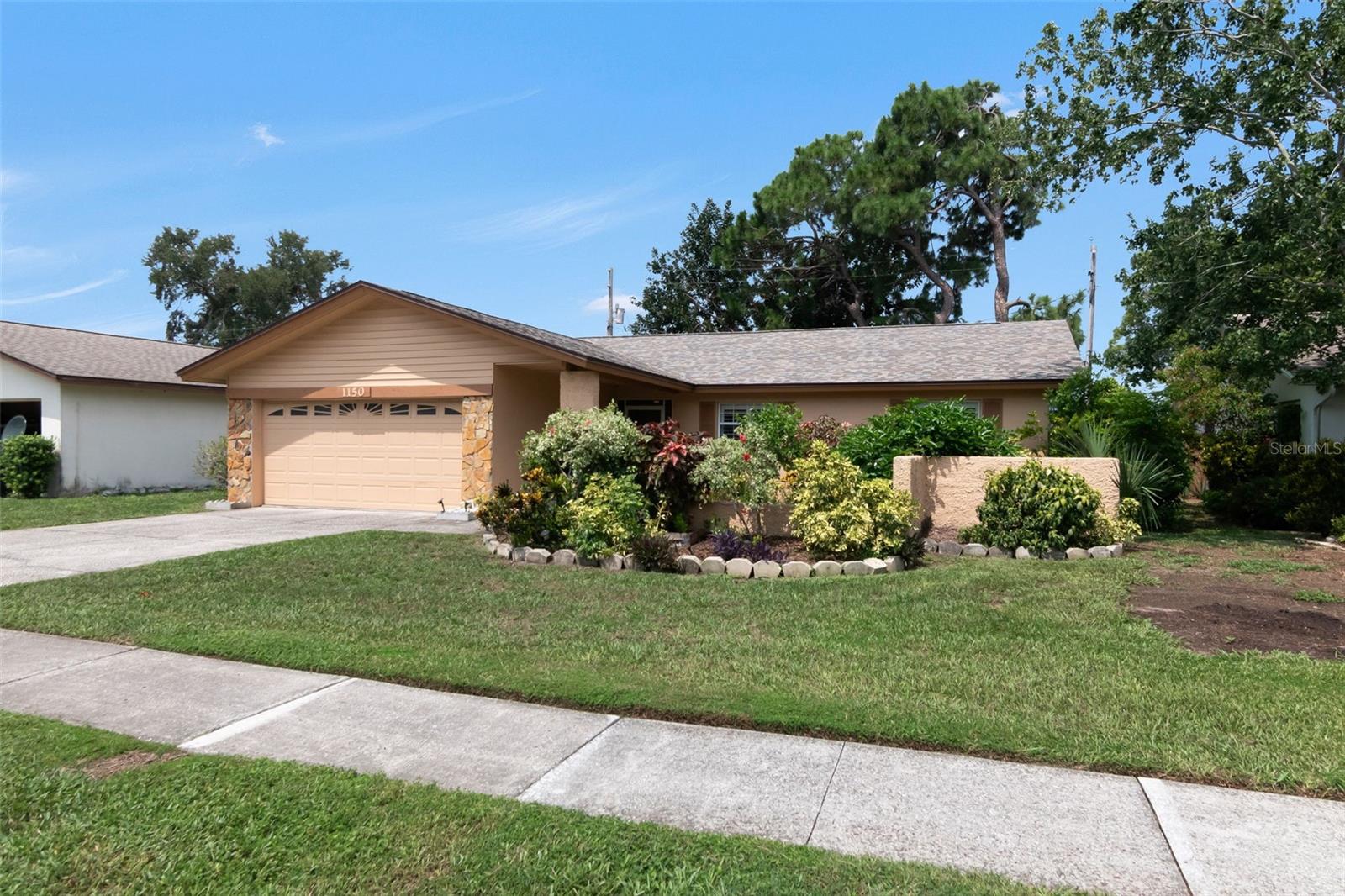 1150 Brook Dr W Property Photo 1