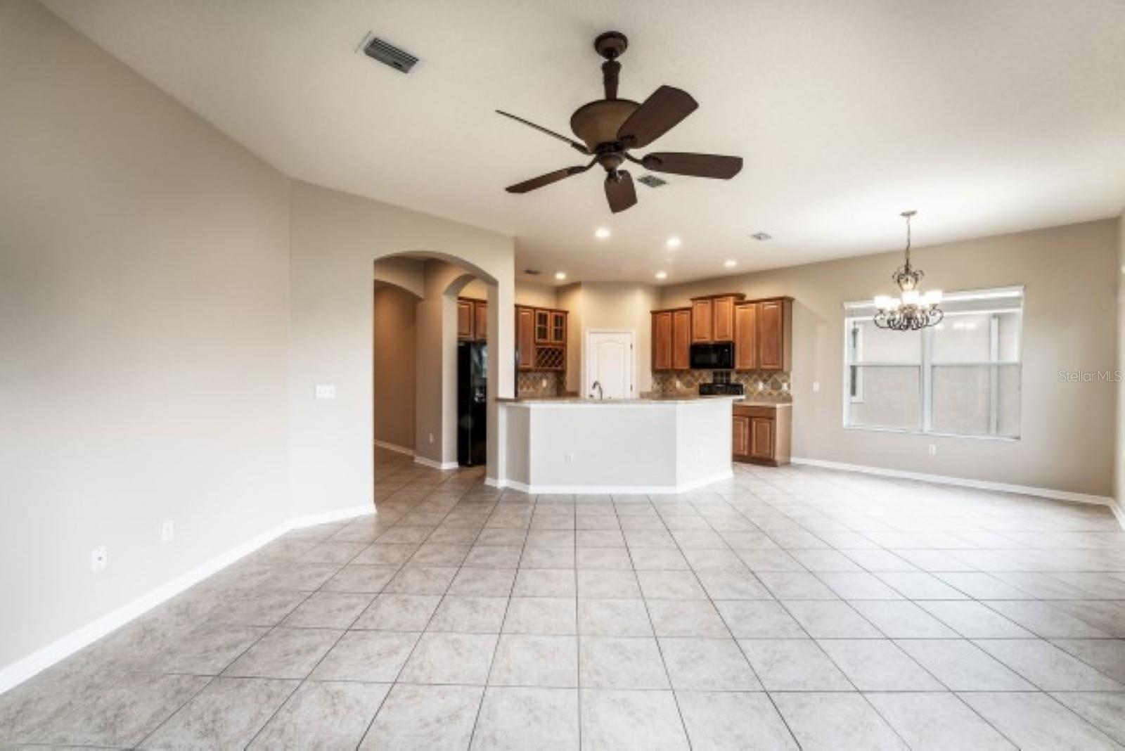 7627 Stoney Hill Dr Property Photo 6