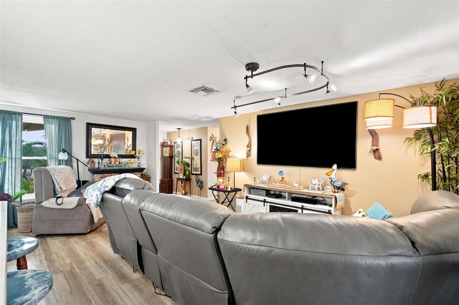 12816 4th Isle Property Photo 5