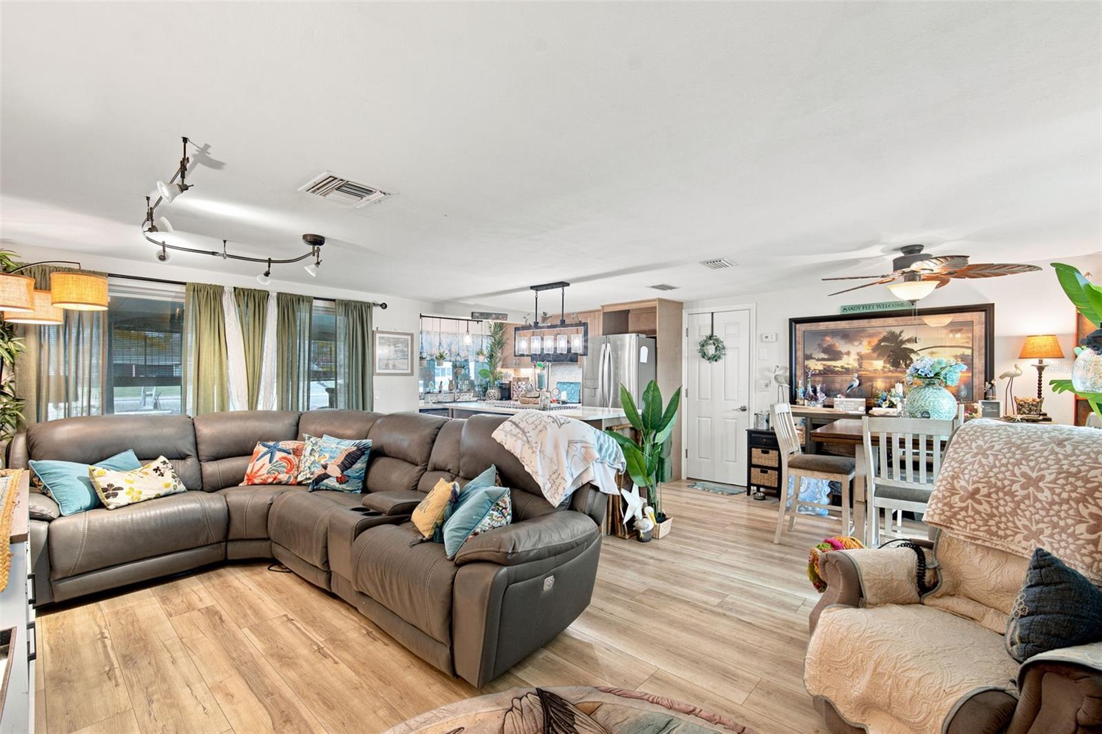 12816 4th Isle Property Photo 10
