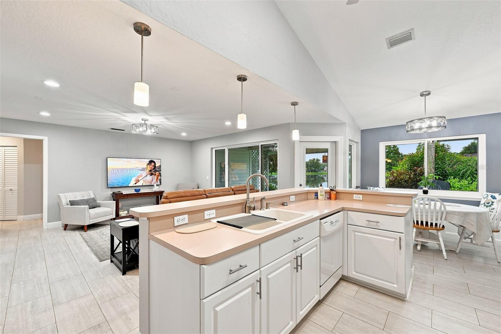 1821 Lake Heron Dr Property Photo 8