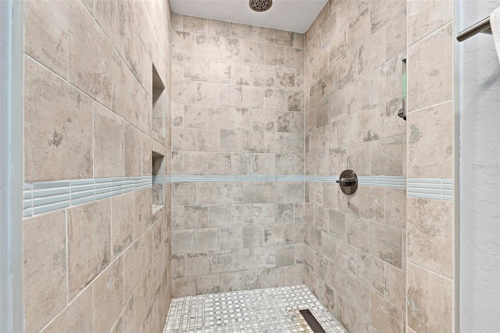 1821 Lake Heron Dr Property Photo 23