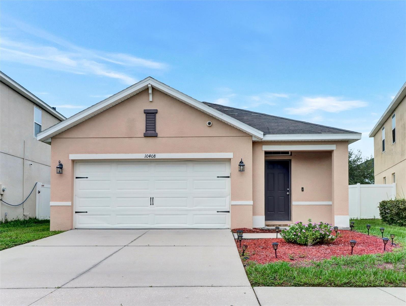 10408 WHISPERING HAMMOCK DR Property Photo 1
