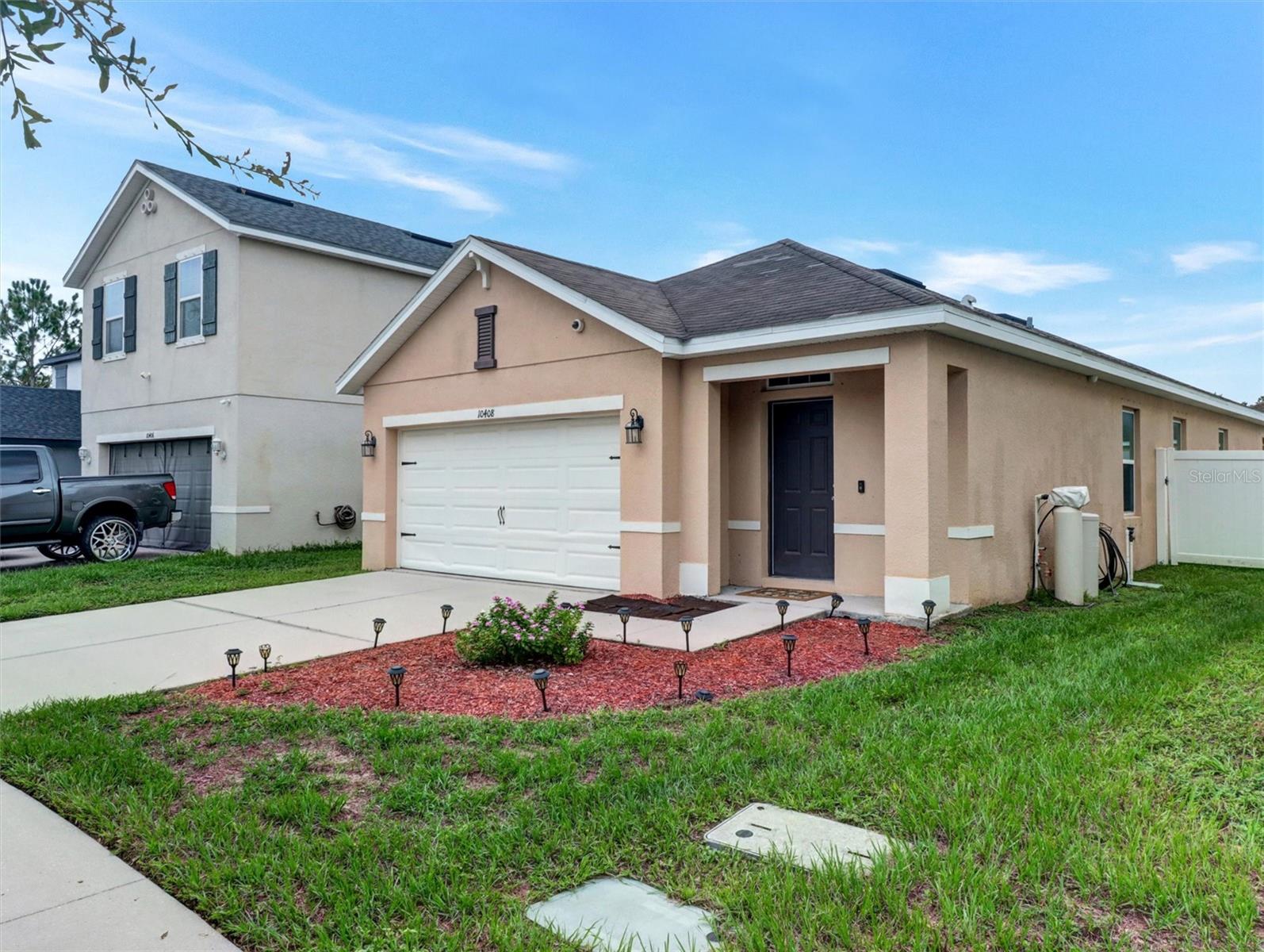 10408 Whispering Hammock Dr Property Photo 2