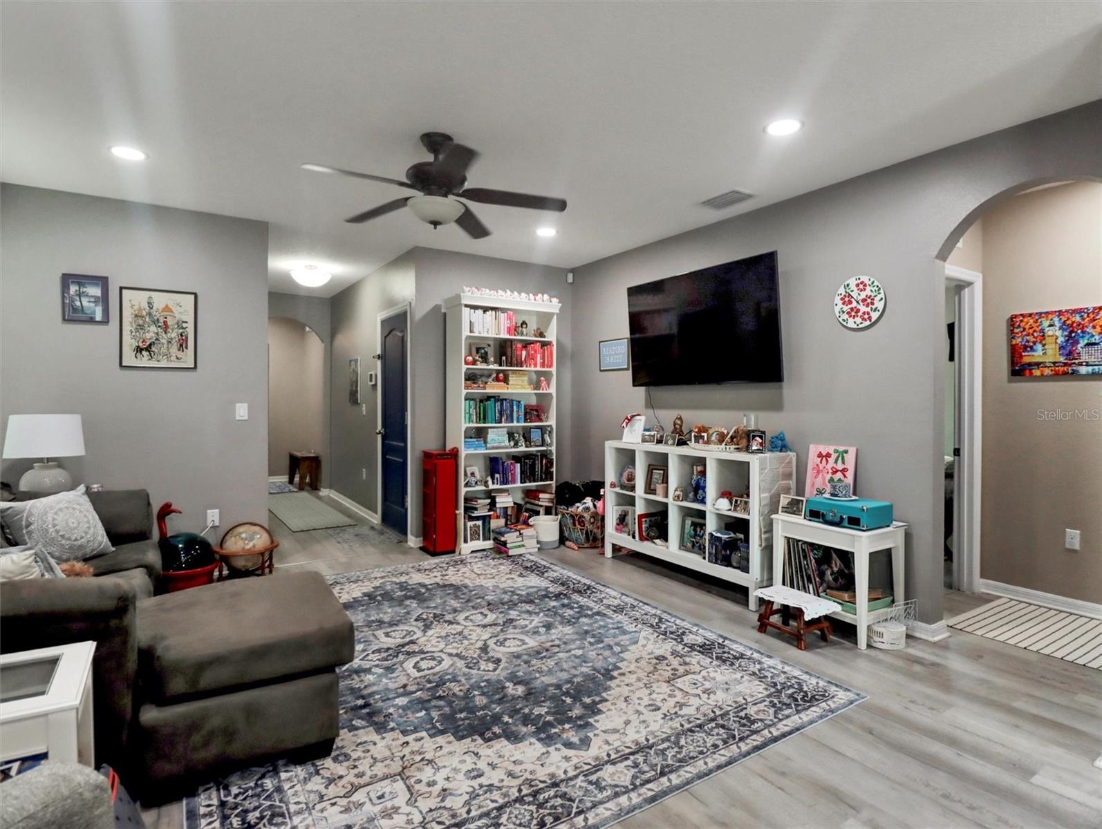10408 Whispering Hammock Dr Property Photo 6