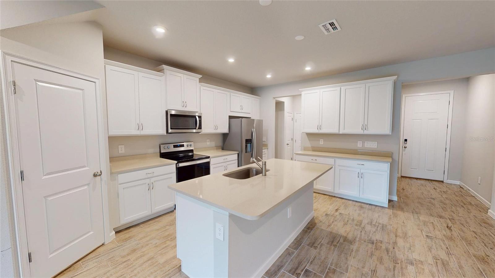 26130 Fantasy Sky Ln Property Photo 3