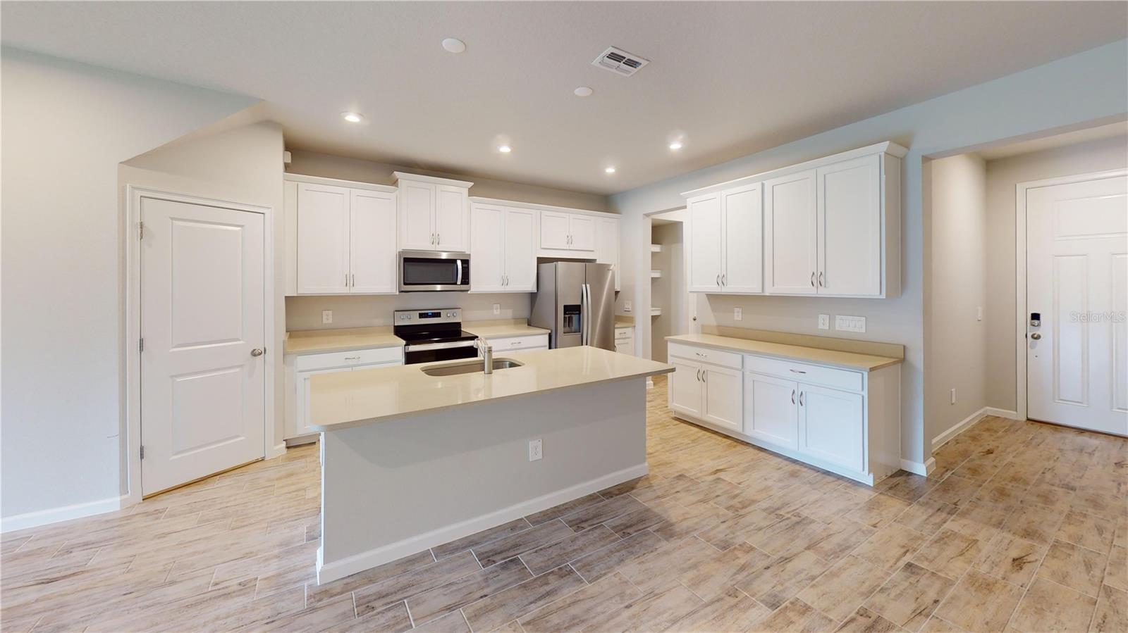 26130 Fantasy Sky Ln Property Photo 6
