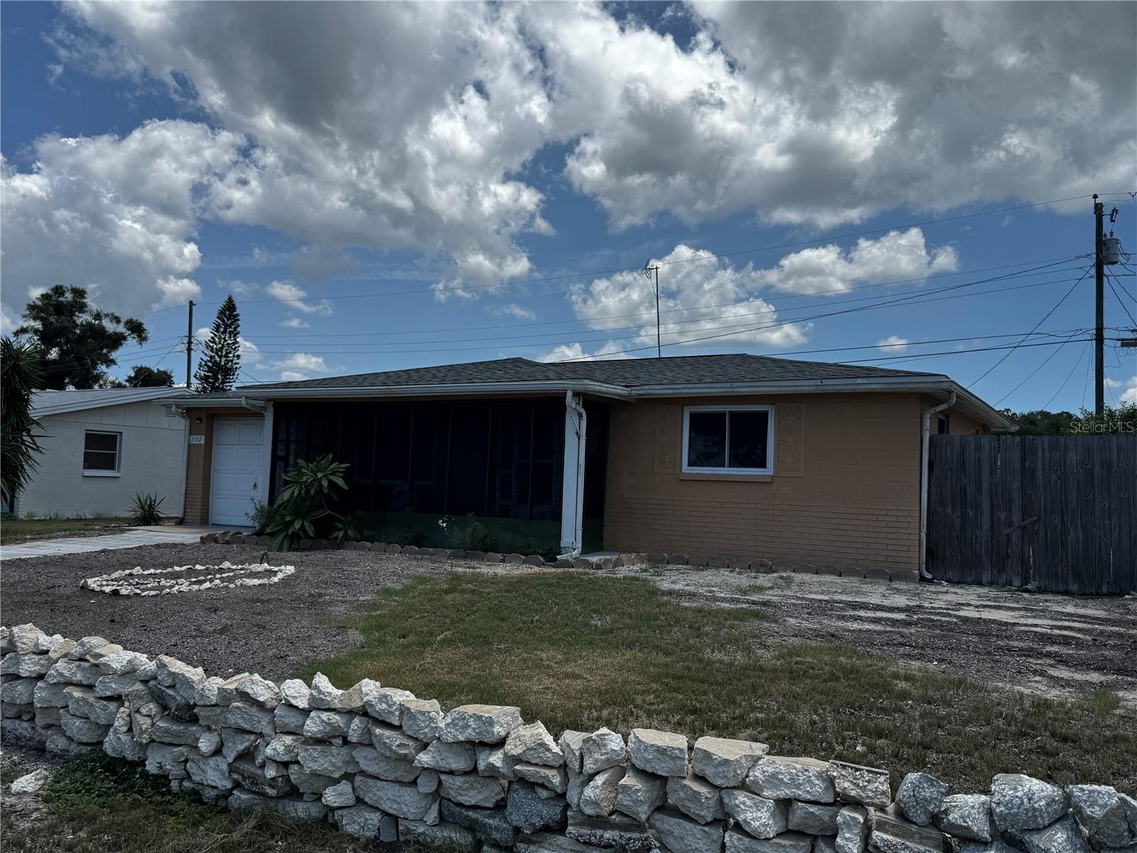 2552 Limewood Dr Property Photo 2